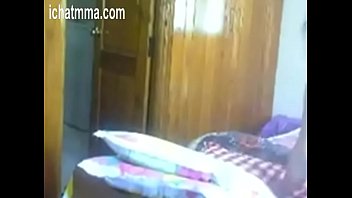 Полненькая мулатка демонстрирует свою технику горлового орального секса на порно пробах